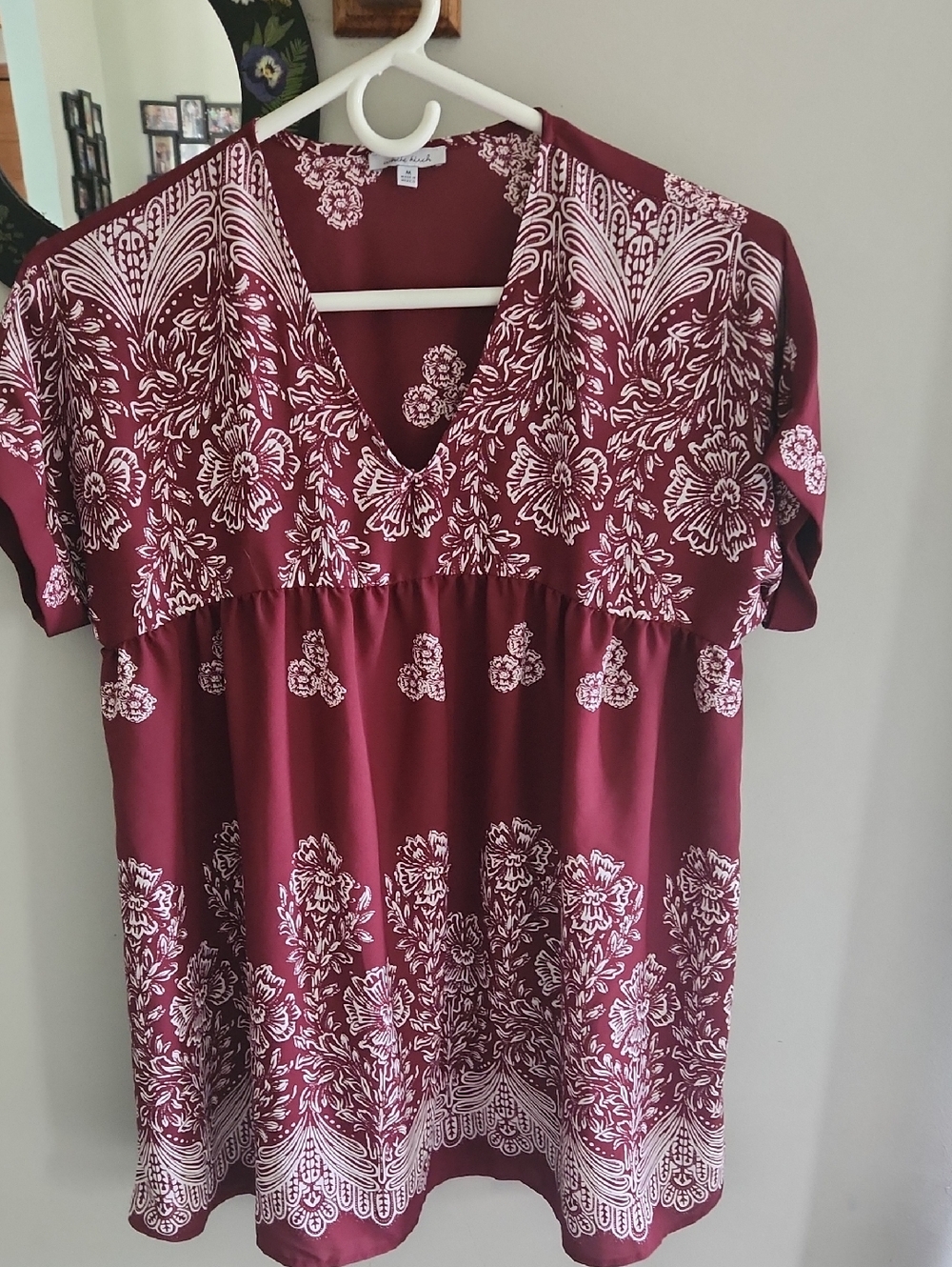 white birch Burgundy and White Floral V-Neck Blouse/Mini Oversized